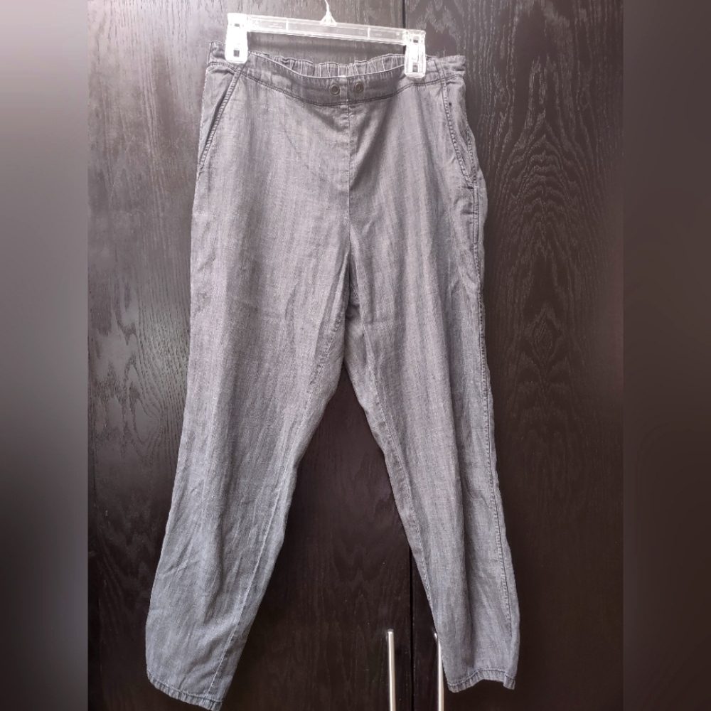 Eileen Fisher Capri pants sz medium